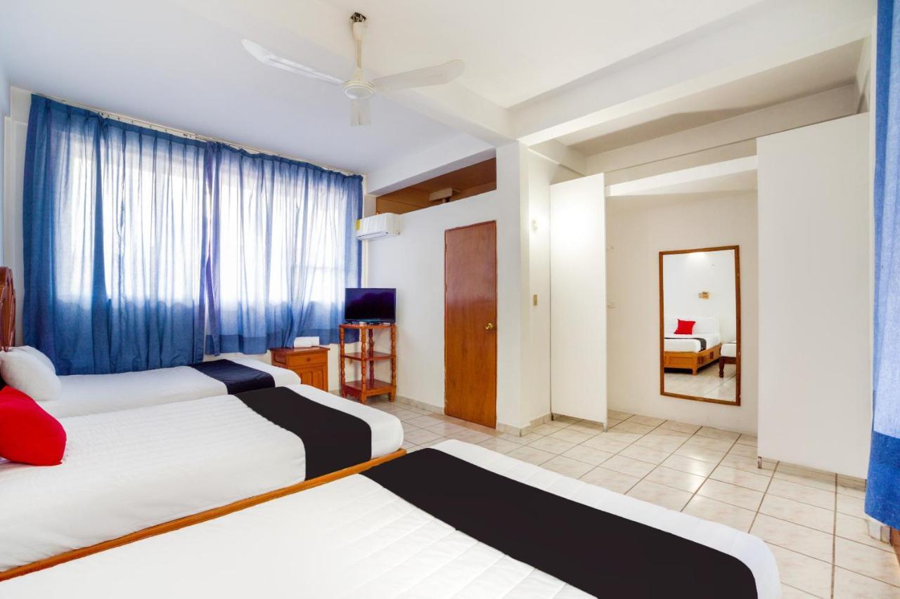 Hotel Adelita Сиуатанехо Экстерьер фото
