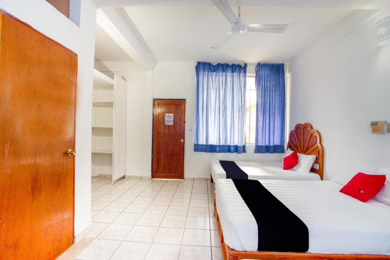 Hotel Adelita Сиуатанехо Экстерьер фото