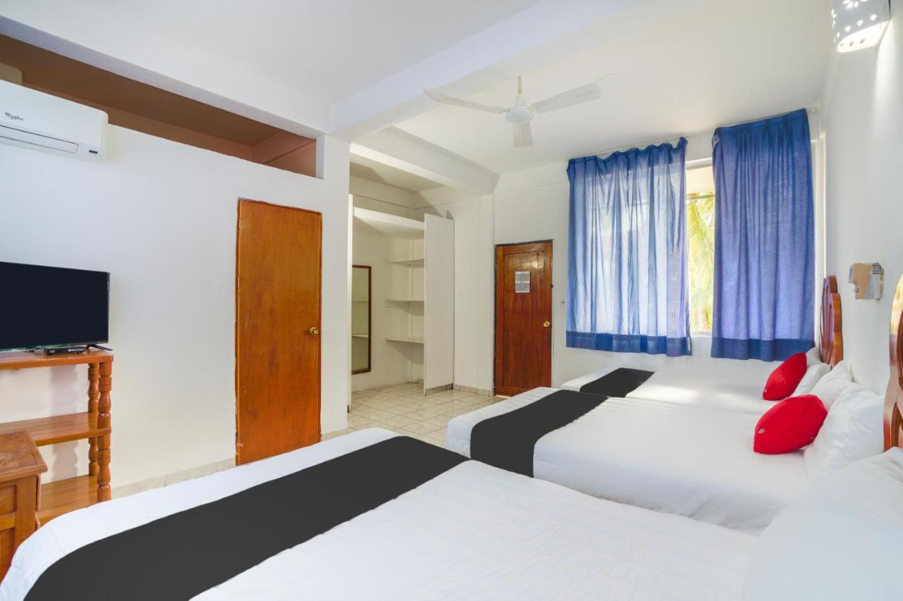 Hotel Adelita Сиуатанехо Экстерьер фото