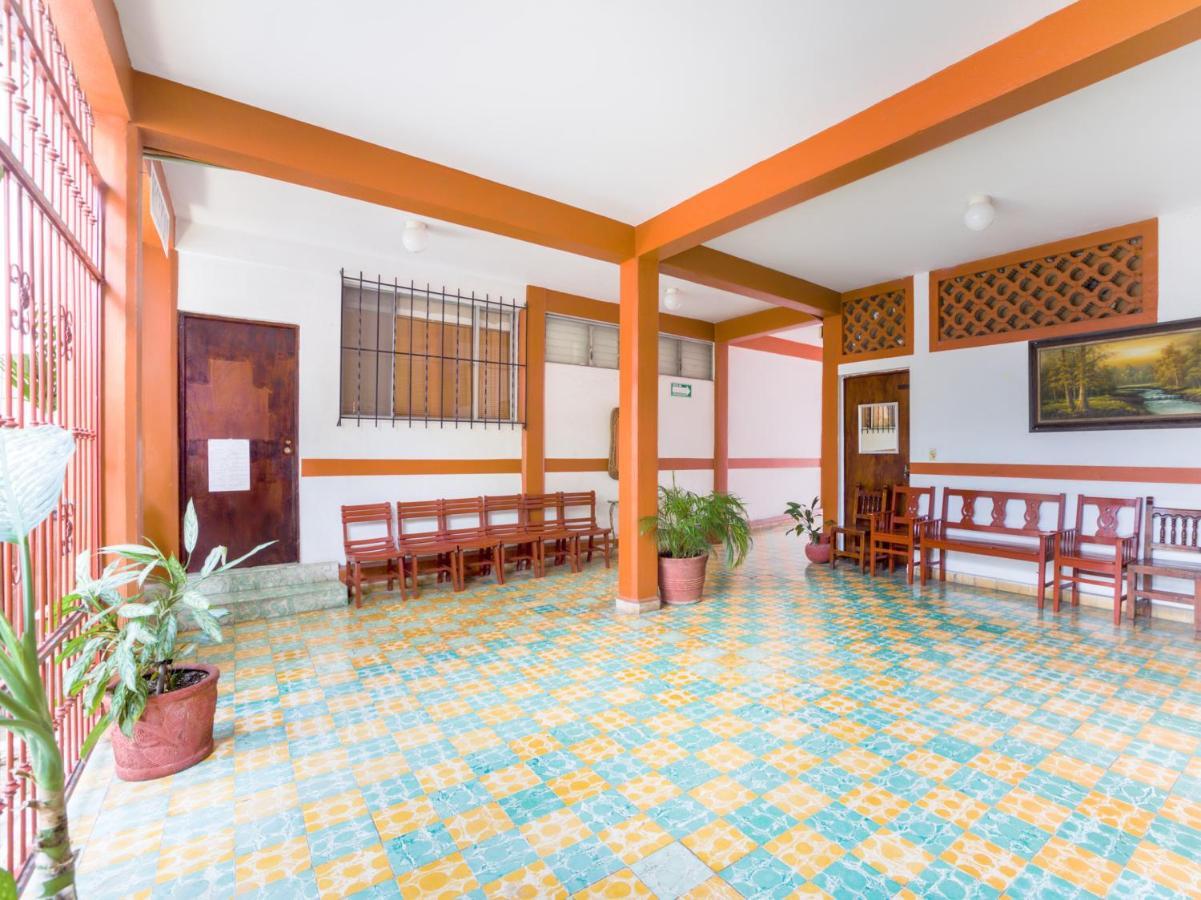 Hotel Adelita Сиуатанехо Экстерьер фото